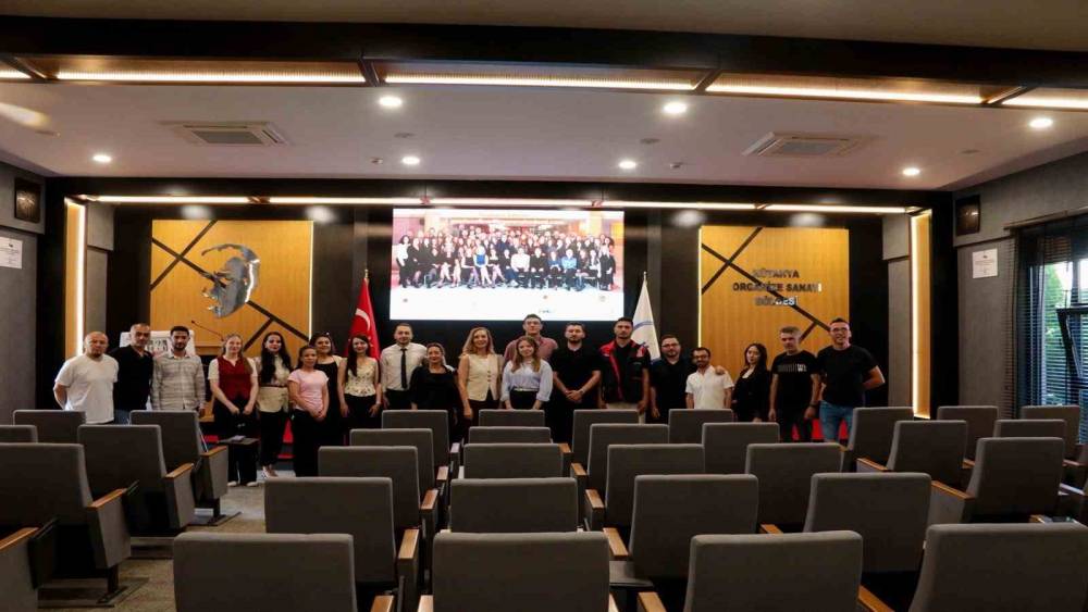 K&uuml;tahya OSB Akademi&rsquo;de "Beden Dili ve Mikro Mimik" eğitimi d&uuml;zenlendi
