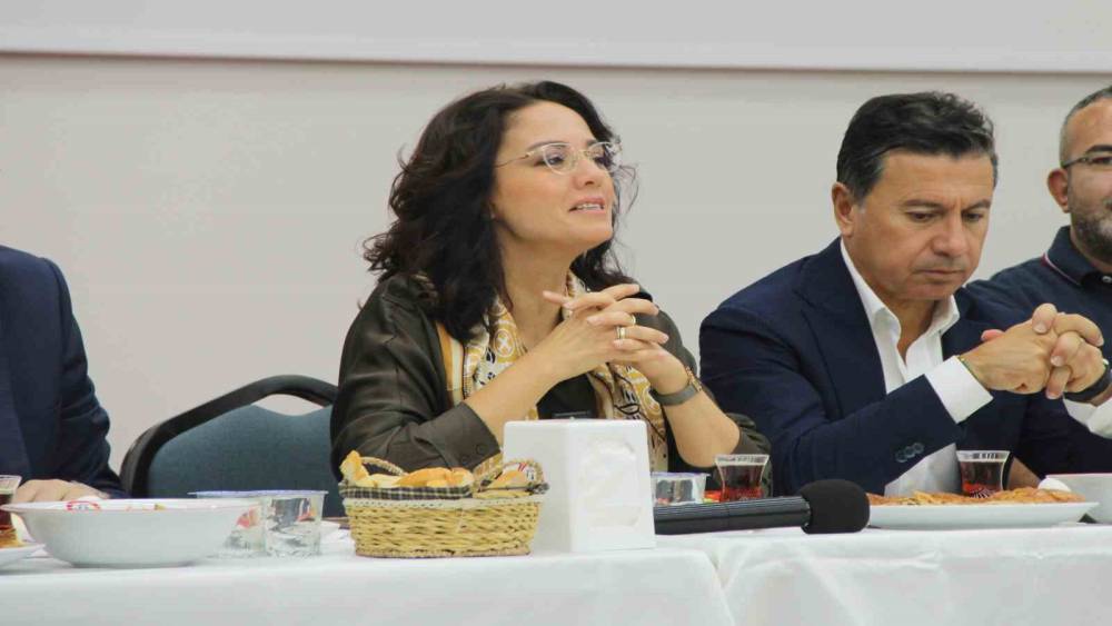 Ahmet Aras ve Gonca K&ouml;ksal Aras&rsquo;tan istifa a&ccedil;ıklaması: "Şu an istifa ediyoruz gibi bir durum yok"
