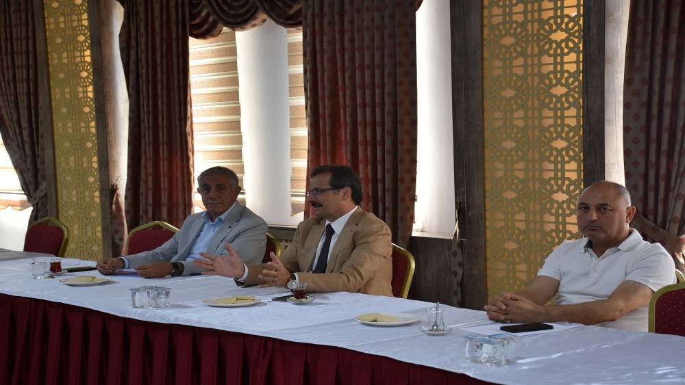 Salihli&rsquo;de K&uuml;lt&uuml;r ve Sanat Vakfı i&ccedil;in kritik toplantı
