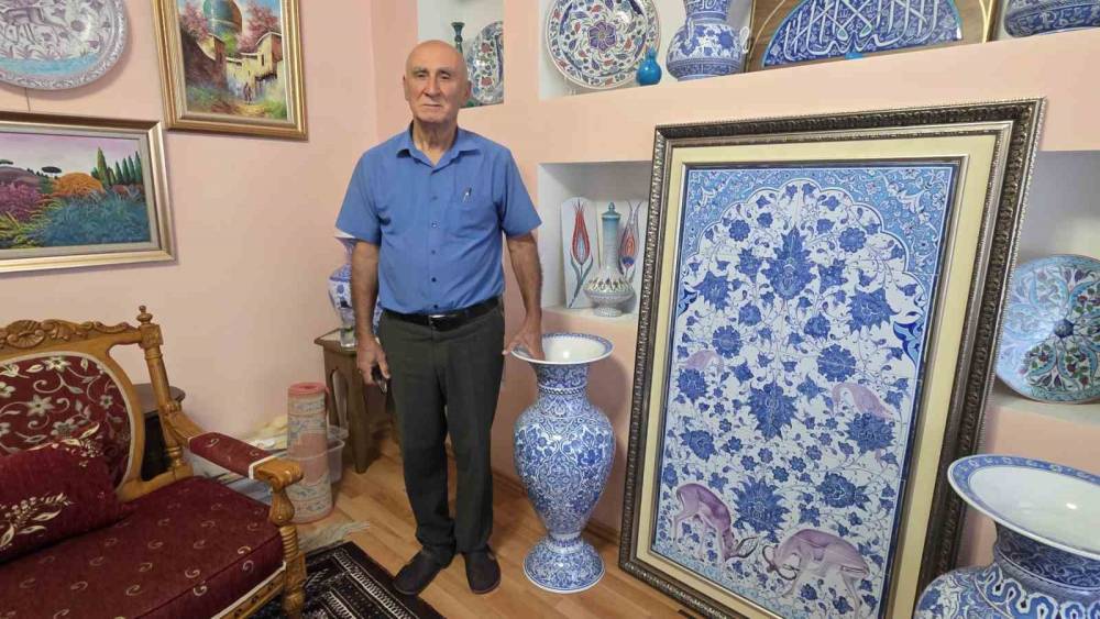 K&uuml;tahyalı &ccedil;ini ustası Mehmet Ko&ccedil;er: "&Ccedil;inicilik yeniden mimariyle buluşmalı"
