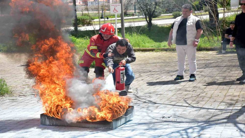 MSK&Uuml; akademik ve idari personeline yangın eğitimi
