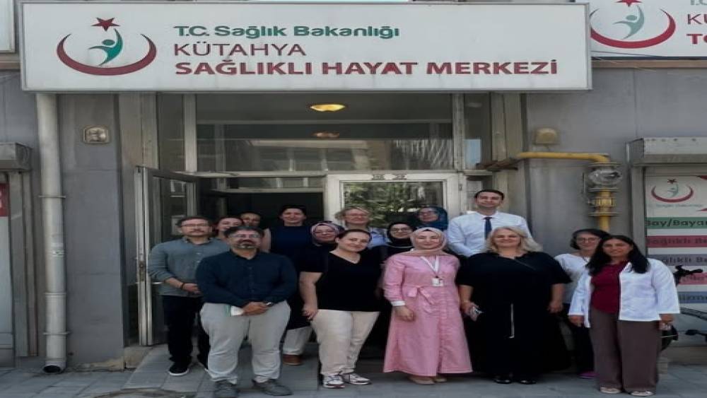 K&uuml;tahya&rsquo;da Sağlıklı Hayat Merkezi&rsquo;nin &ccedil;alışmaları hekimlere tanıtıldı
