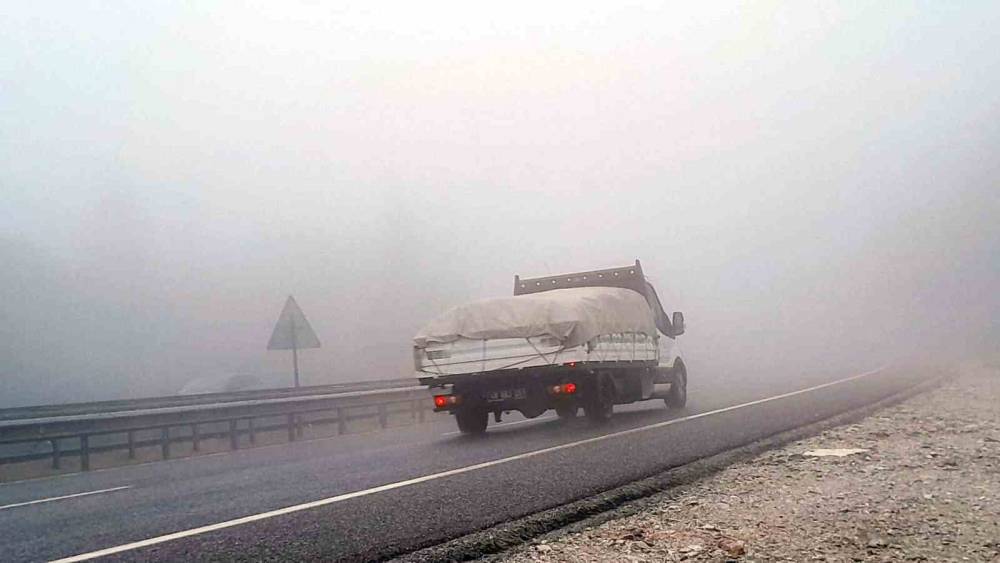 Sakar rampasında yoğun sis: G&ouml;r&uuml;ş mesafesi 5 metreye d&uuml;şt&uuml;
