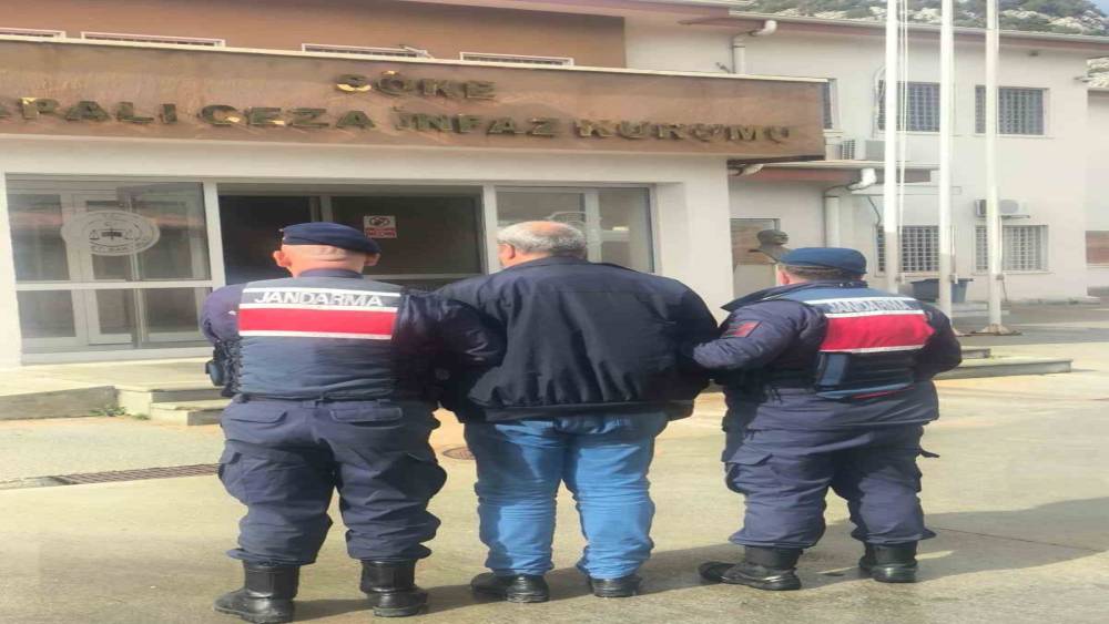 S&ouml;ke&rsquo;de dolandırıcılık su&ccedil;undan aranan h&uuml;k&uuml;ml&uuml; yakalandı
