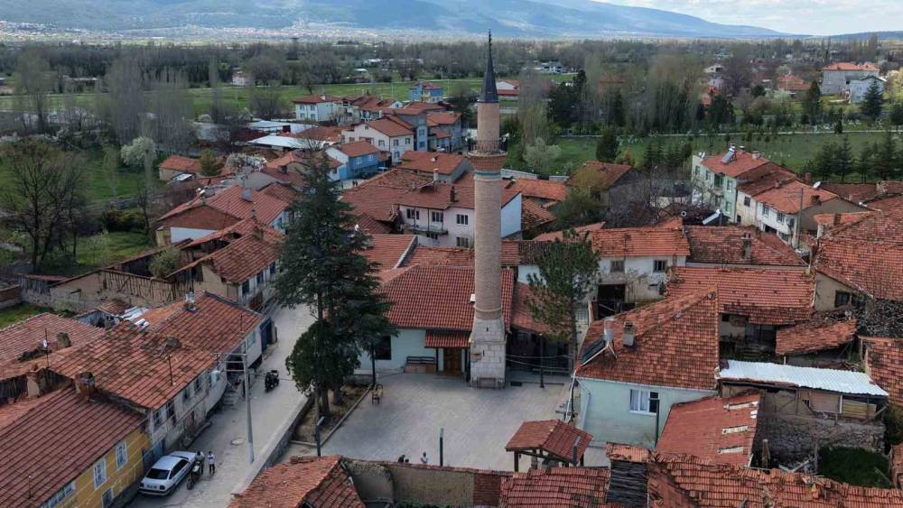 Caminin duvar boşluğundaki sır y&uuml;zyıllar sonra ortaya &ccedil;ıktı
