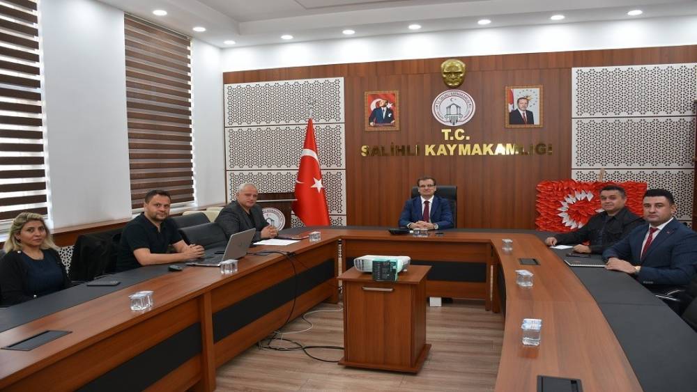 Salihli projeleri i&ccedil;in tarımdan eğitime kapsamlı değerlendirme toplantısı
