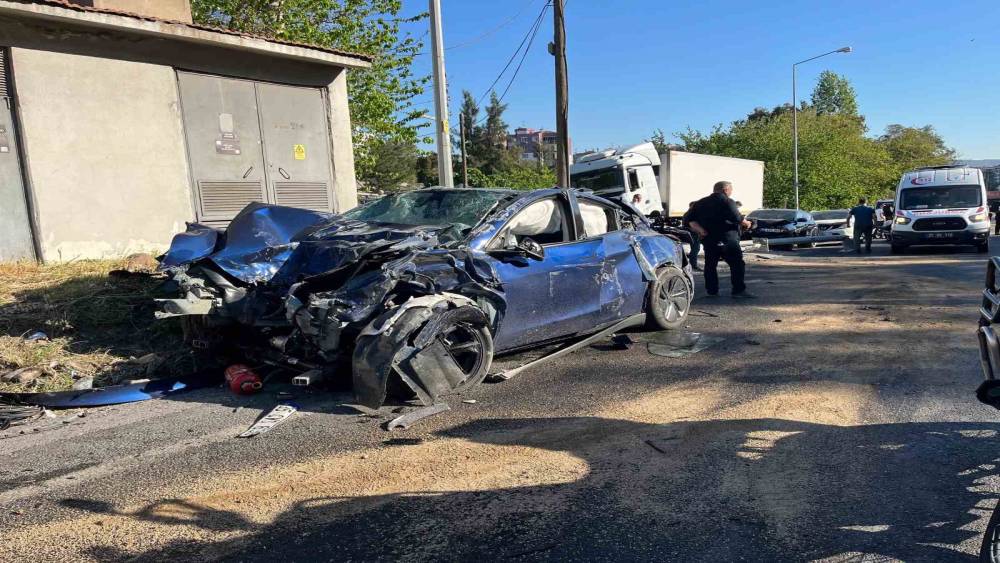 Bornova&rsquo;daki tır faciasına ilişkin savcılıktan a&ccedil;ıklama: Olay yerinde fren izi yok

