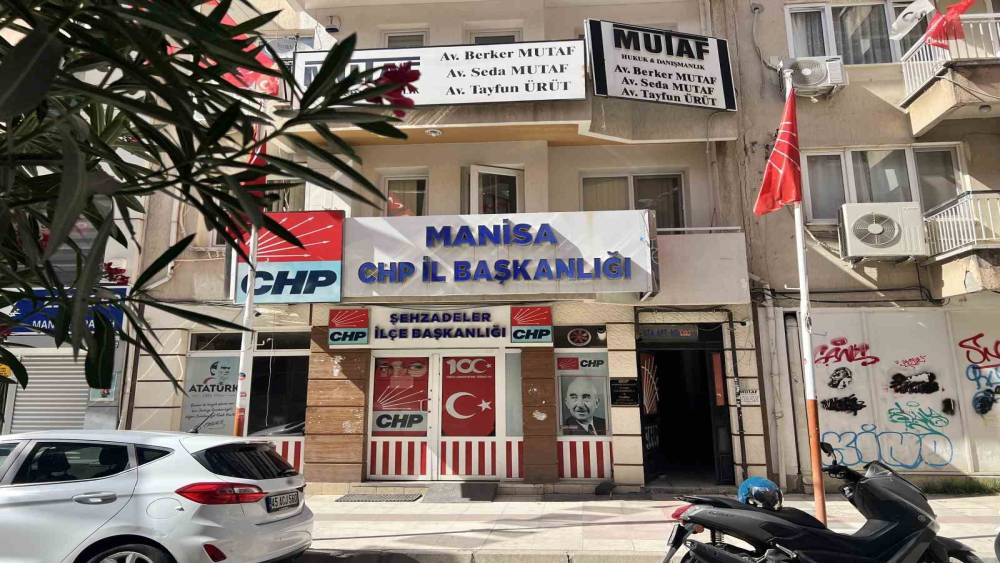 Manisa CHP İl Başkanlığı&rsquo;nda kavga: 1 yaralı
