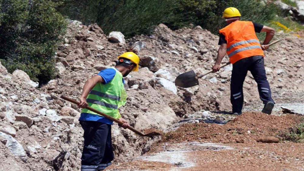 Seydikemer &Ccedil;atak Mahallesi i&ccedil;me suyu isale hattı yenileniyor
