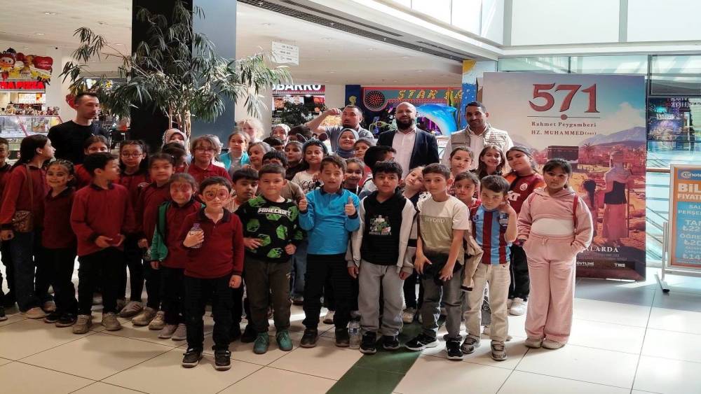 Aslanapa&rsquo;da Kur&rsquo;an kursu &ouml;ğrencileri "571 Rahmet Peygamberi Hz Muhammed" filmini izledi
