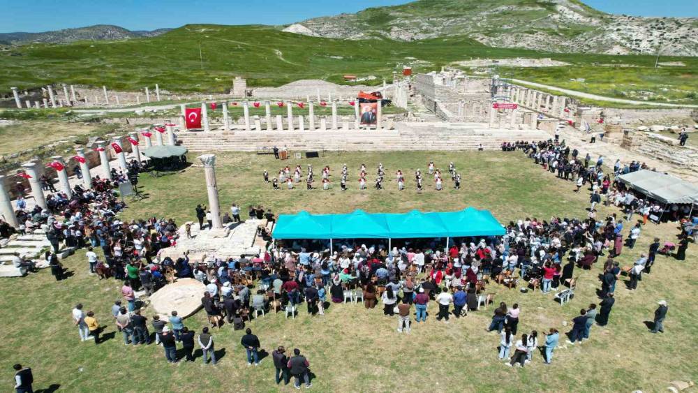 Tripolis Antik Kenti &ccedil;ocukların bayramına ev sahipliği yaptı
