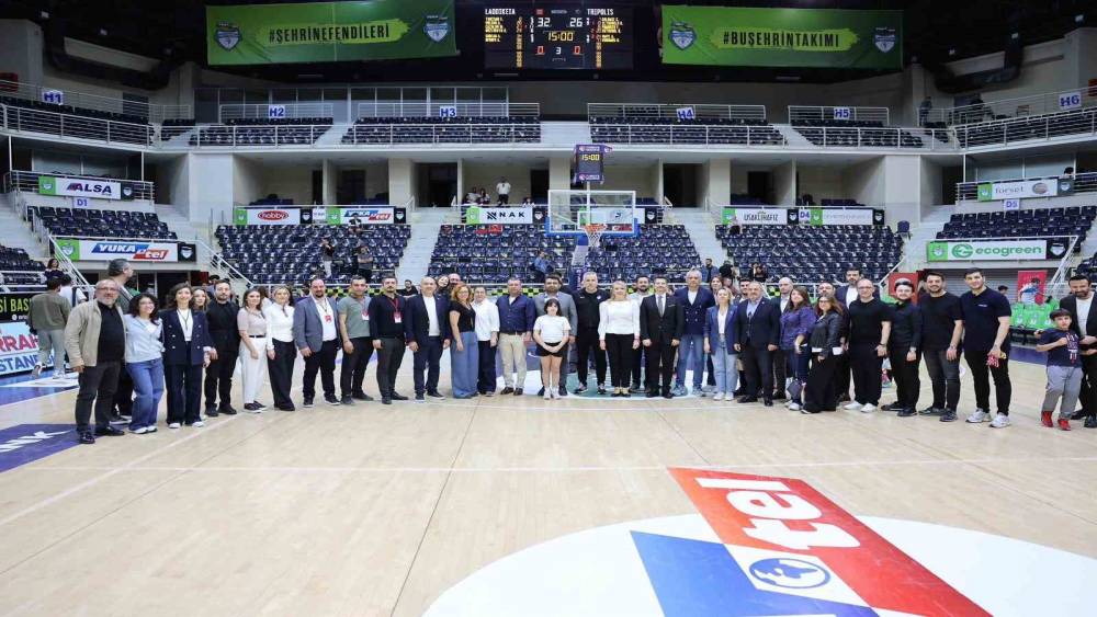 Merkezefendi Basketbol Takımı eğitime destek amacıyla parkeye &ccedil;ıktı

