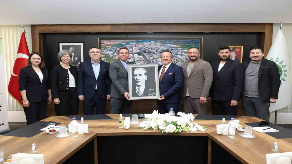 Tekstil sekt&ouml;r&uuml;n&uuml;n geleceği i&ccedil;in s&uuml;rd&uuml;r&uuml;lebilir &uuml;retim ve yenilik&ccedil;i projeler konuşuldu
