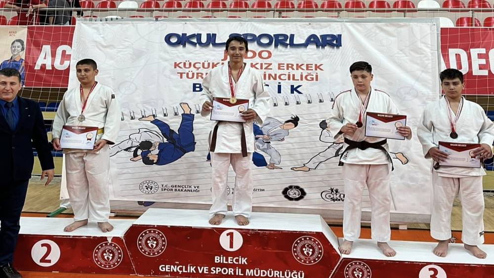 Manisalı Alp T&uuml;rkiye Şampiyonu oldu
