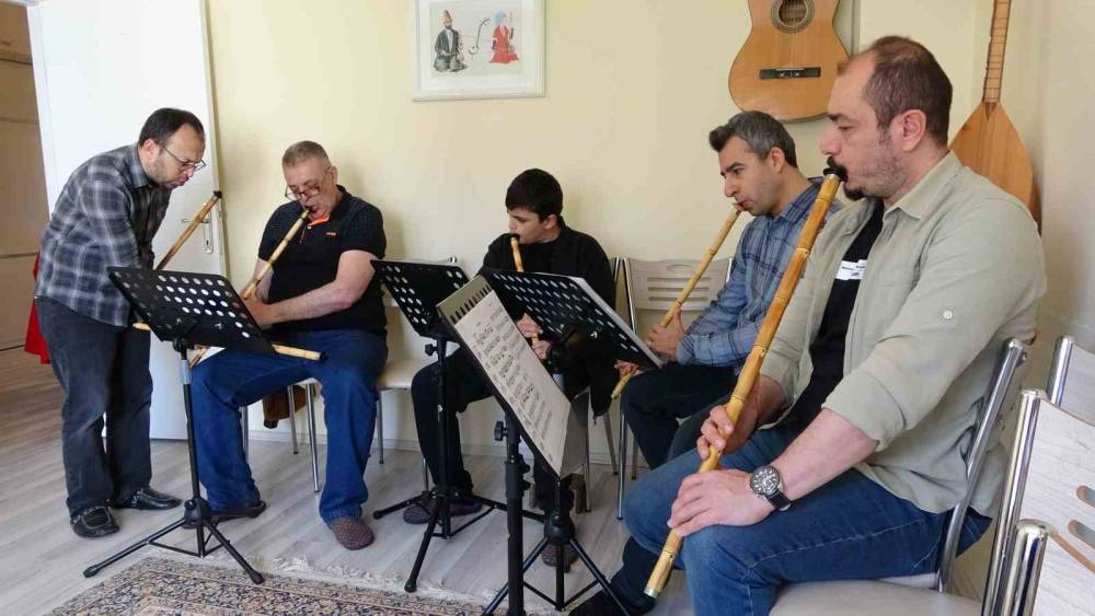 K&uuml;tahya&rsquo;da ney geleneği s&uuml;rd&uuml;r&uuml;l&uuml;yor
