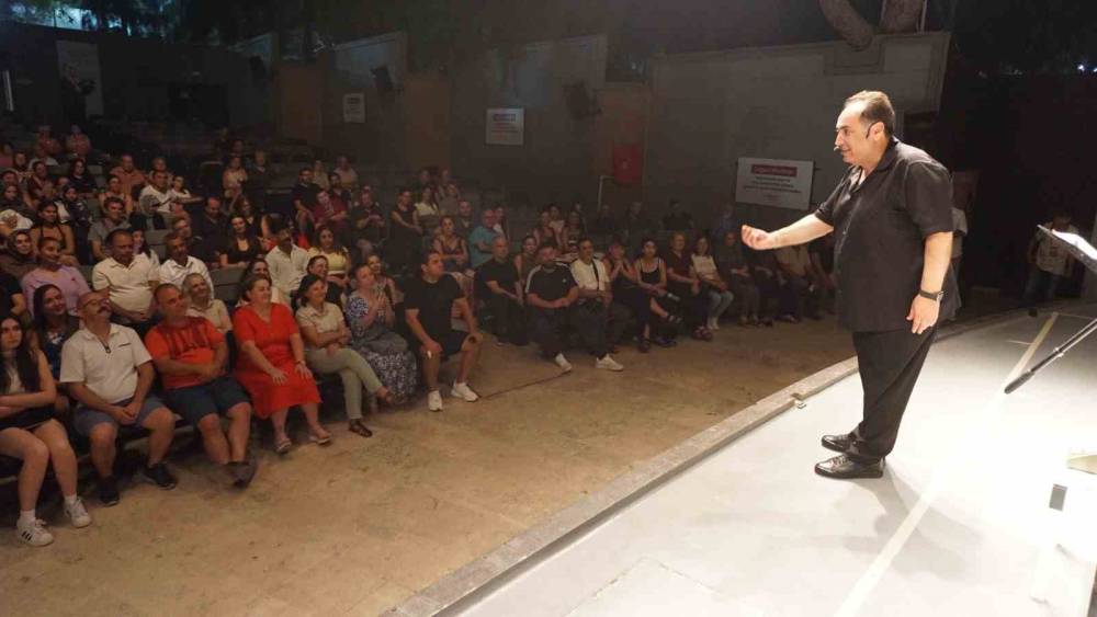 Oyuncu Faruk Sofuoğlu&rsquo;ndan &rsquo;80&rsquo;ler 90&rsquo;lar g&uuml;l&uuml;mseten hatıralar
