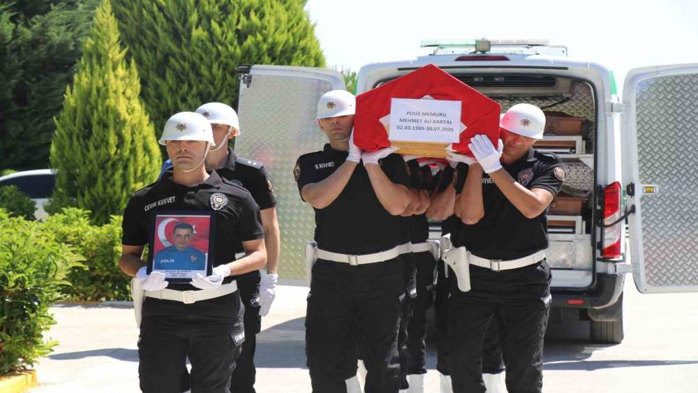 G&ouml;revi başında vefat eden polis memuru memleketine uğurlandı
