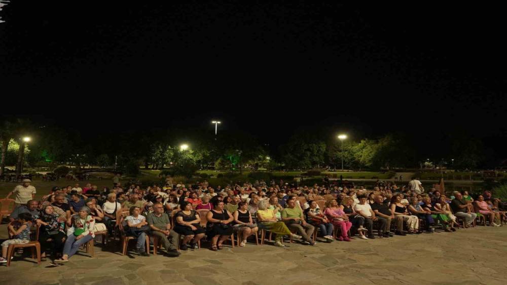 Denizli B&uuml;y&uuml;kşehir ile mahalleler m&uuml;zikle buluşuyor

