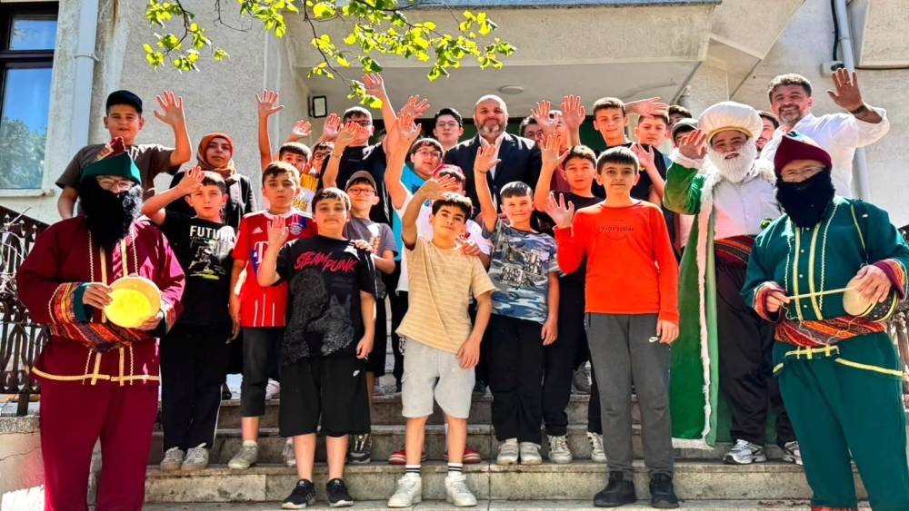 M&uuml;ft&uuml; İrfan A&ccedil;ık, Yaz Kur&rsquo;an Kursu &ouml;ğrencileriyle &Ccedil;amlıca Tabiat Parkı&rsquo;nda buluştu

