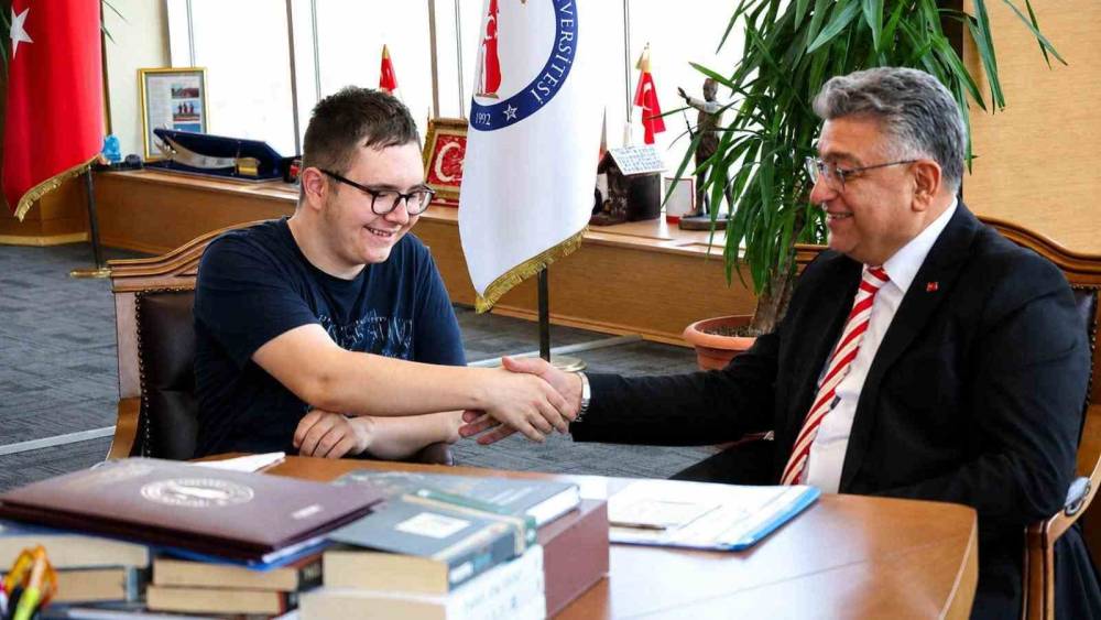 &Ouml;zel &ouml;ğrenciler DP&Uuml;&rsquo;de misafir edildi
