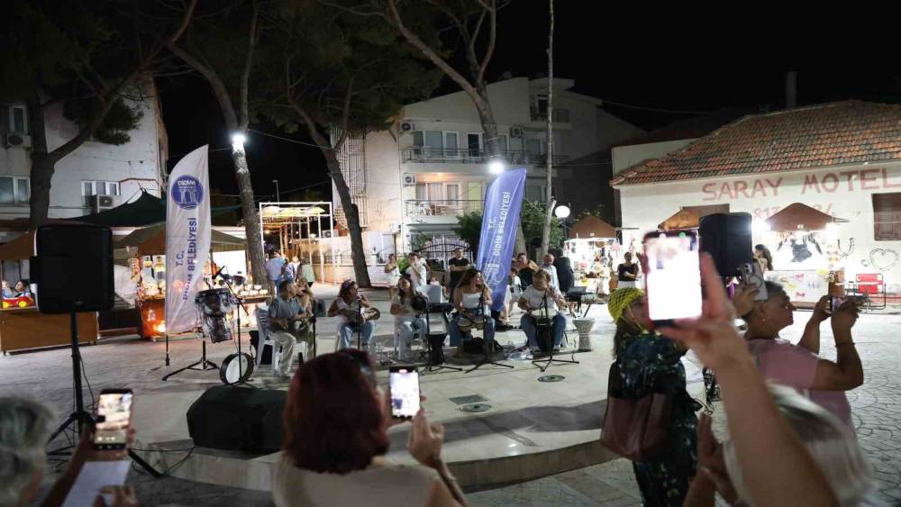 Didim Belediyesi, Altınkum Sanat Sokağı&rsquo;nda sanat ve dayanışmayı buluşturdu
