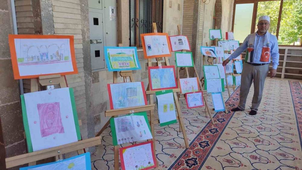 Denizli&rsquo;de &lsquo;G&ouml;z&uuml;m&uuml;n Nuru Namaz&rsquo; yarışmasında &ccedil;ocuklar &ouml;d&uuml;llerine kavuştu

